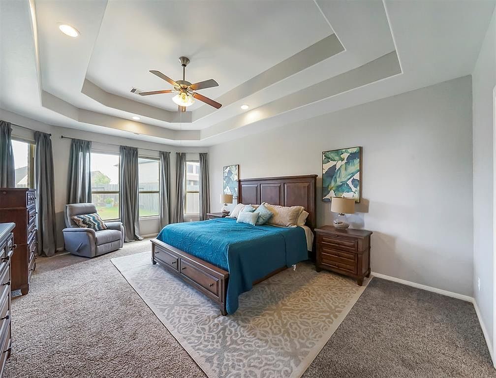 Building Photo - 28710 Brownwood Lake Dr