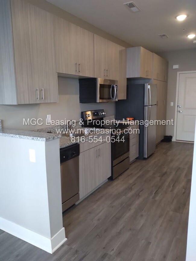 Building Photo - NEW Reduced Rental Rate is $857 with May M...