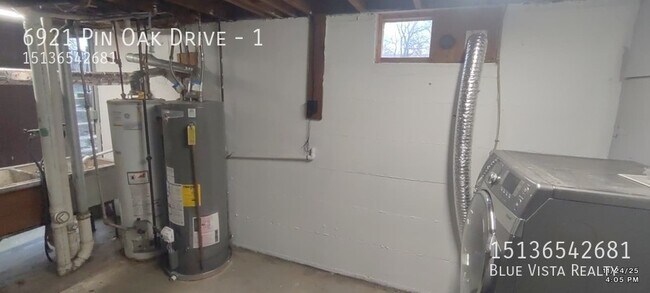 Building Photo - 6921 Pin Oak Dr