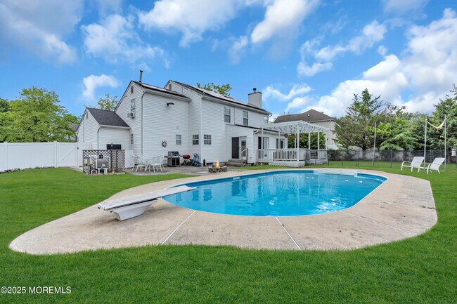 Building Photo - 210 Wingate Ct