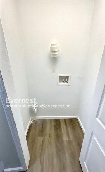 Building Photo - 1131 N Florissant Rd