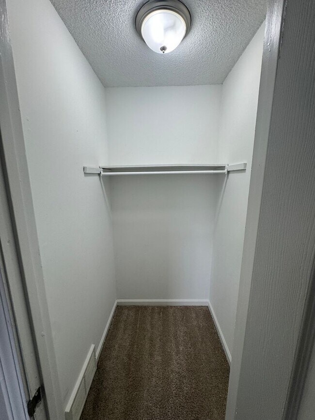 Building Photo - 3546 Christine Rd