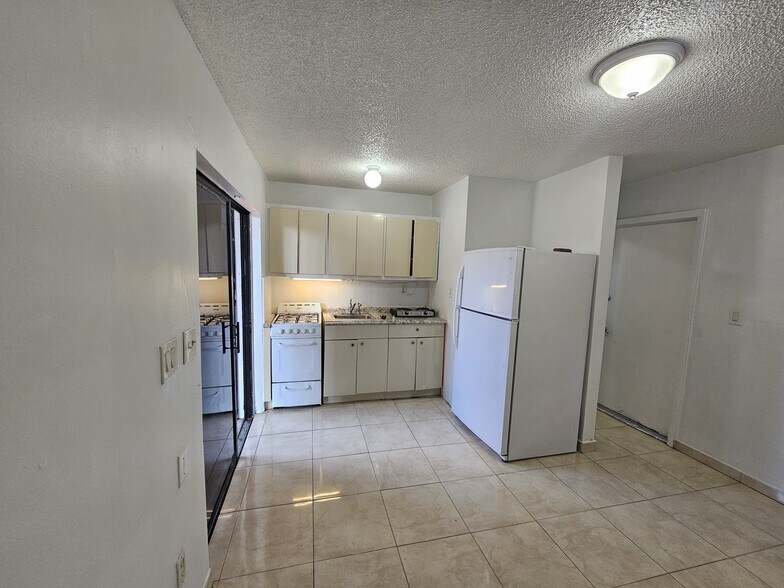 Primary Photo - 326 SW 62nd Ave
