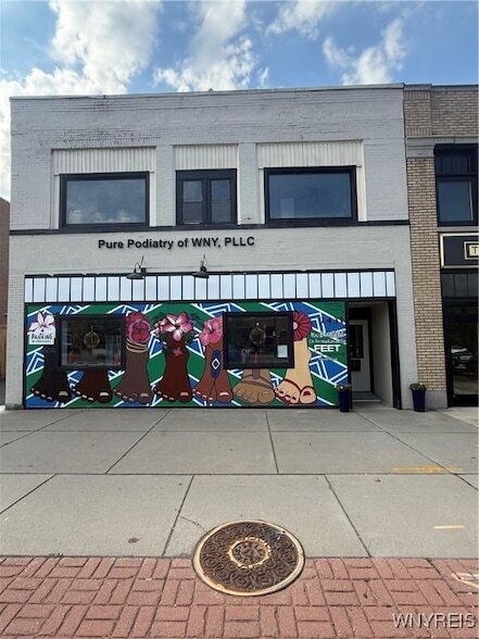 Primary Photo - 1431 Hertel Ave