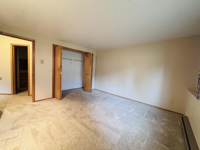 Building Photo - 2433 Sunlight Cir