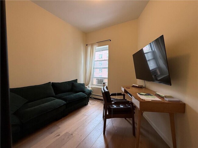 Building Photo - 42 Clermont Ave