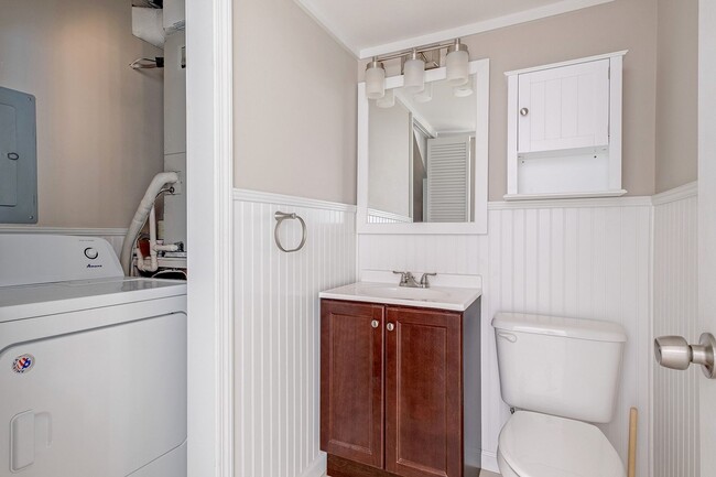 Building Photo - Sanctuary Near Downtown Nashville (MOVE IN SPECIAL!)