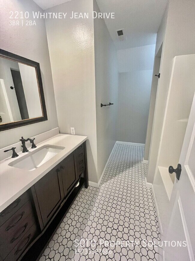 Building Photo - 2210 Whitney Jean Dr