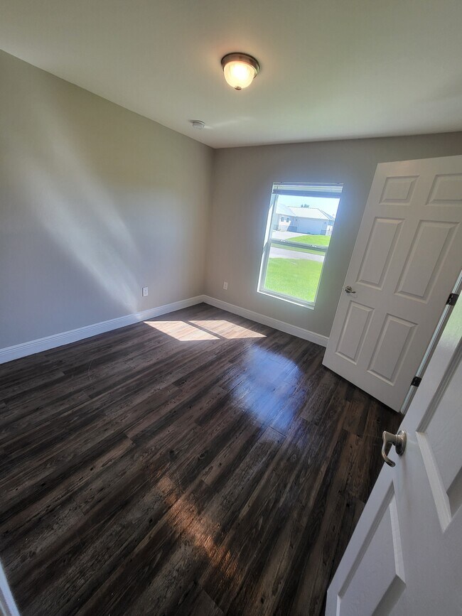 Building Photo - 9031 S Indio Cir