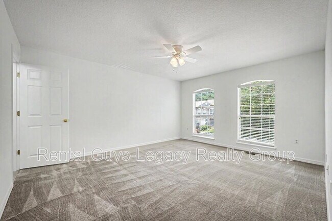 Building Photo - 7414 Palm Hills Dr