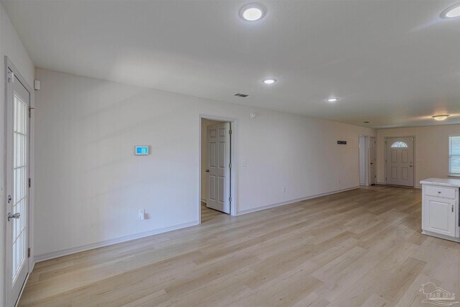 Building Photo - 7 Marine Dr