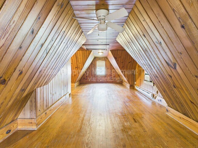 Building Photo - 217 Palen Ave