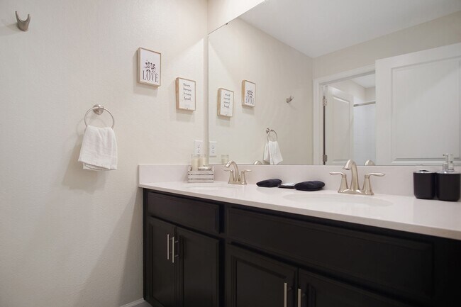 Building Photo - Pool Townhome Now Available