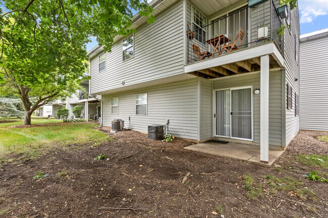 Building Photo - 8 Gant Cir