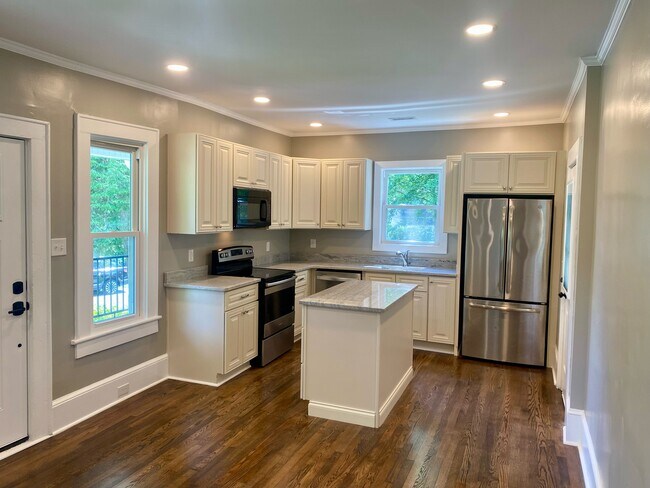 Building Photo - 115 Converse St