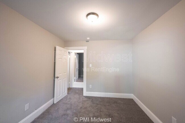 Building Photo - 2919 E New York St