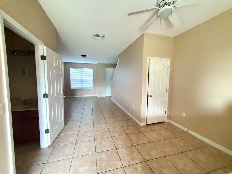 Building Photo - 8792 Christie Dr