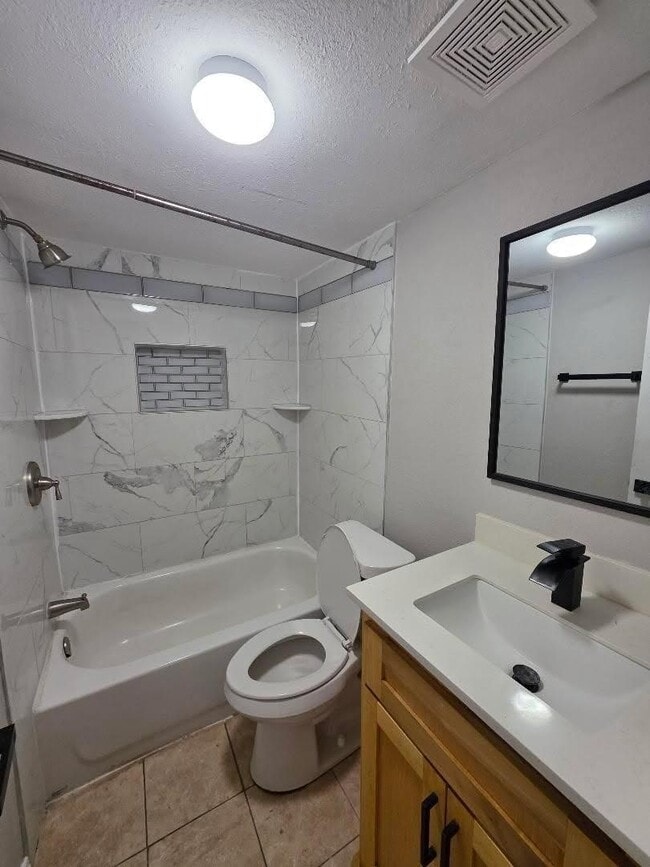 Building Photo - 310 Paddock St