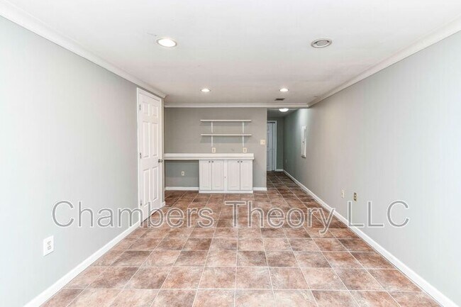 Building Photo - 6206 Redwood Ln