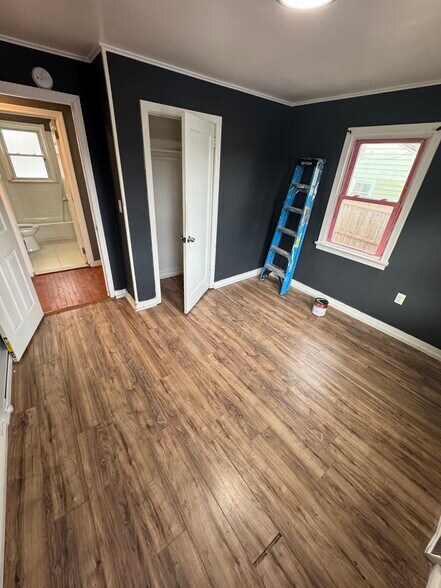 Building Photo - 28 York Ave