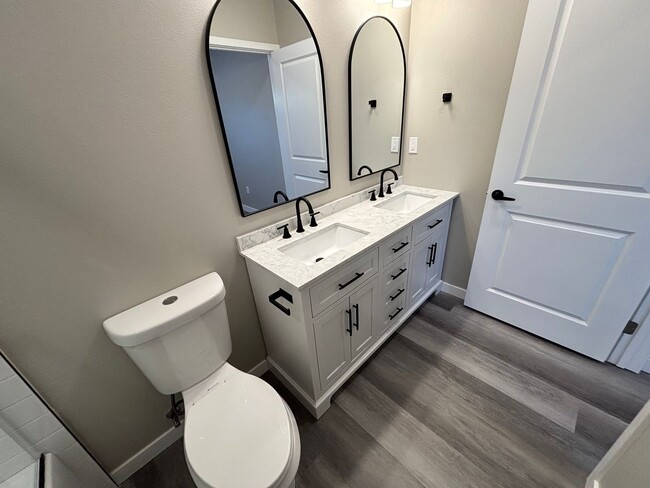 Building Photo - Brand new 2 bedroom home available now in Lakewood