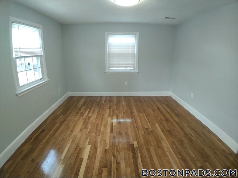 Building Photo - 40 Fenton St