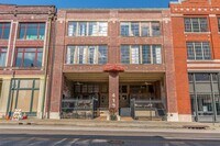 Building Photo - 413 S Main St