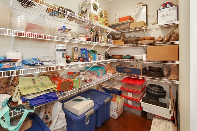 Building Photo - Low Maintenance Condo Living