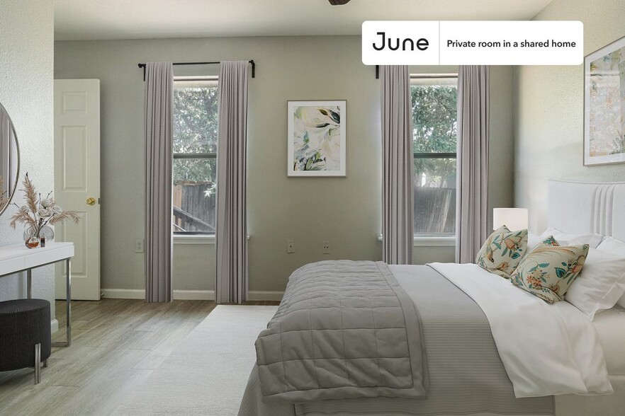 Primary Photo - Private bedroom in 3 bed/2 bath Home