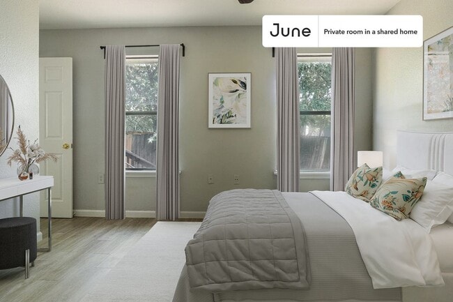 Building Photo - 5105 Spruce Cove