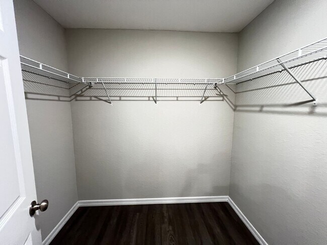 Building Photo - AWESOME 3 BD/2BA Home in Ocala!! Ready for Move-In