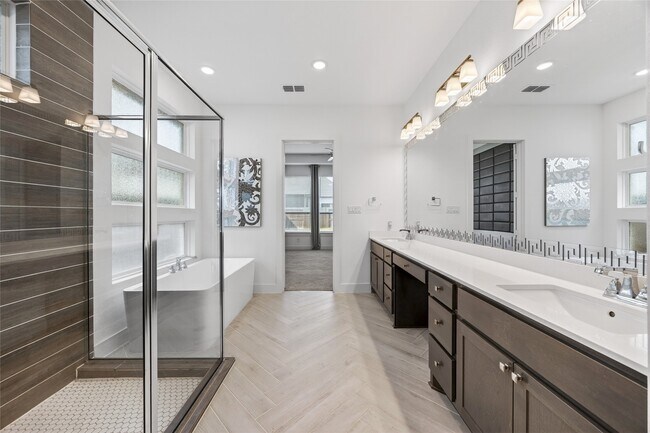 Building Photo - 32018 Crested Knl Ct