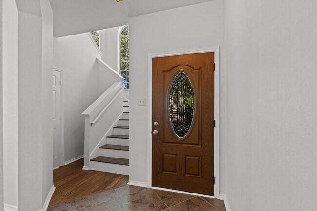 Building Photo - Spacious 3-Bedroom Home in Lakeshore with ...