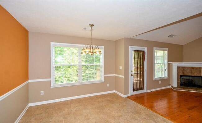 Building Photo - 4166 Round Stone Dr