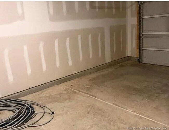 Building Photo - 159 Starlight St