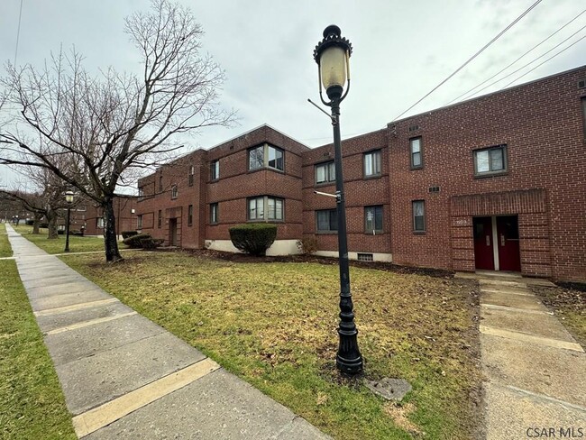 Building Photo - 1201 Heeney Ave