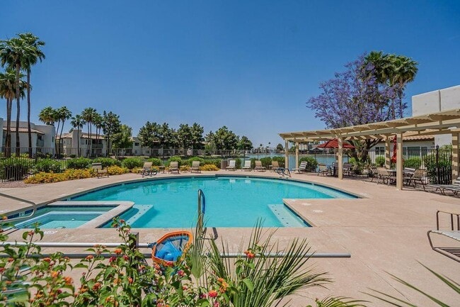 Building Photo - 1825 W Ray Rd