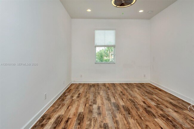 Building Photo - 22954 Clear Echo Dr