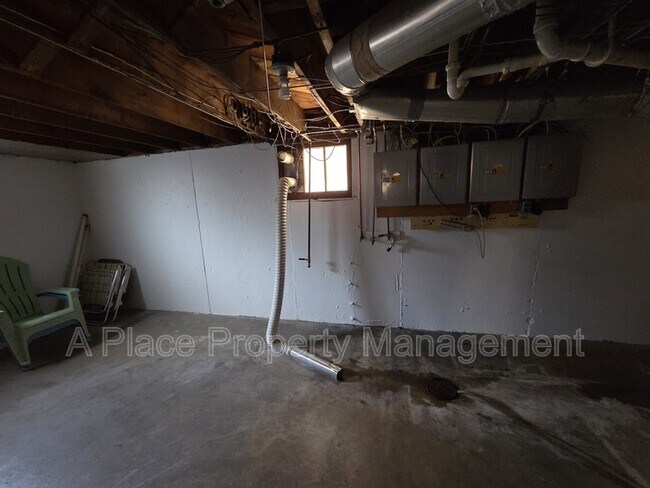 Building Photo - 5247 Pernod Ave