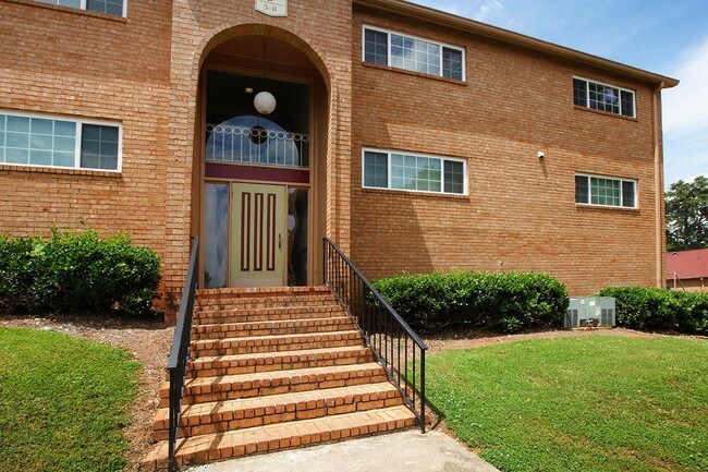 Building Photo - Hillcrest at Brookhaven