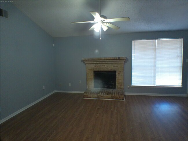 Building Photo - 15914 Willbriar Ln