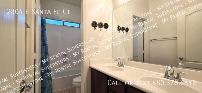 Building Photo - 2804 E Santa Fe Ct