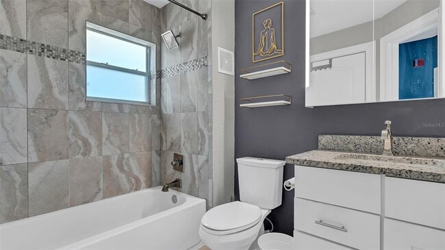 Building Photo - 713 Mainsail Dr