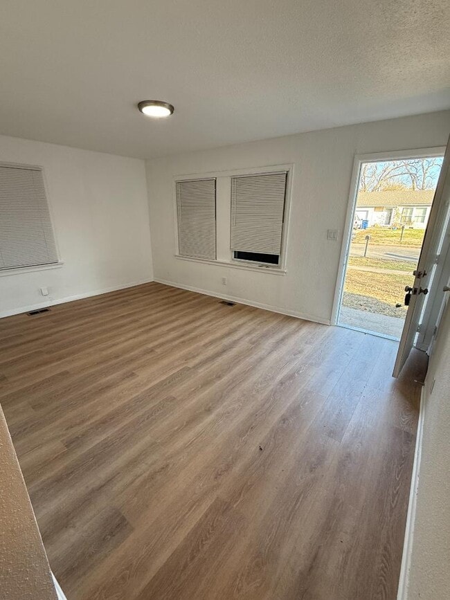 Building Photo - 2607 N Madison Ave