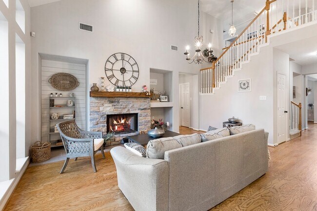 Building Photo - 51 Silver Bayou Ct