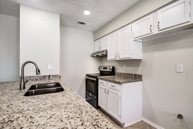 Building Photo - 6906 Soledad Dr