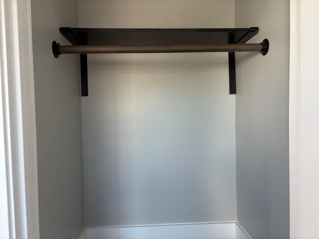 Building Photo - Fully Renovated 2 Bed 1 Bath Townhouse Style Row Home Now Available