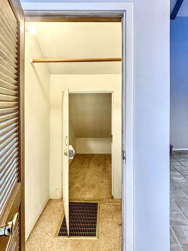 Building Photo - 3 Bed & 2.5 Bath House in Fallbrook, CA / ...