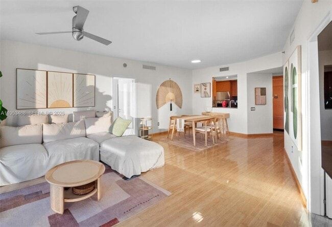 Building Photo - 450 Alton Rd