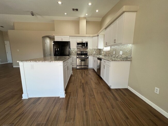 Building Photo - CULDESAC HOME IN ESTRELLA!